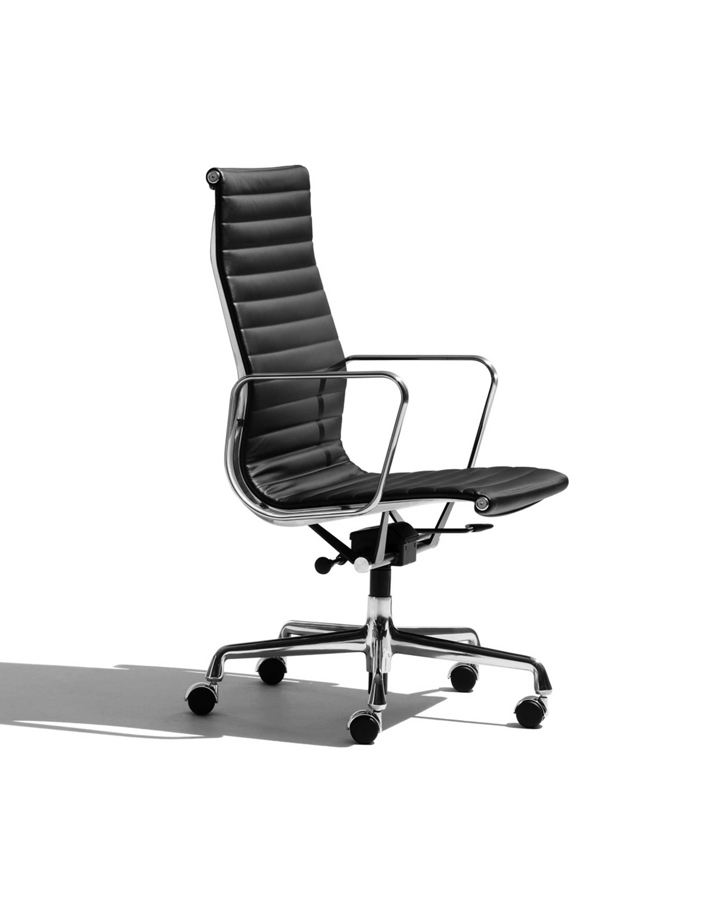 办公椅|现代真皮中班椅|办公家具|登录入口家具|伊姆斯大班椅